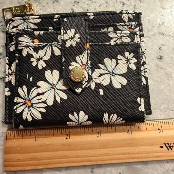 Steve Madden Floral Card Holder Wallet Black Daisy Print Zip Coin - Picture 6 of 8